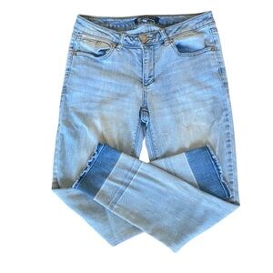Boom Boom Ankle Skinny Jeans with Ombré Raw Hem. Size 27.